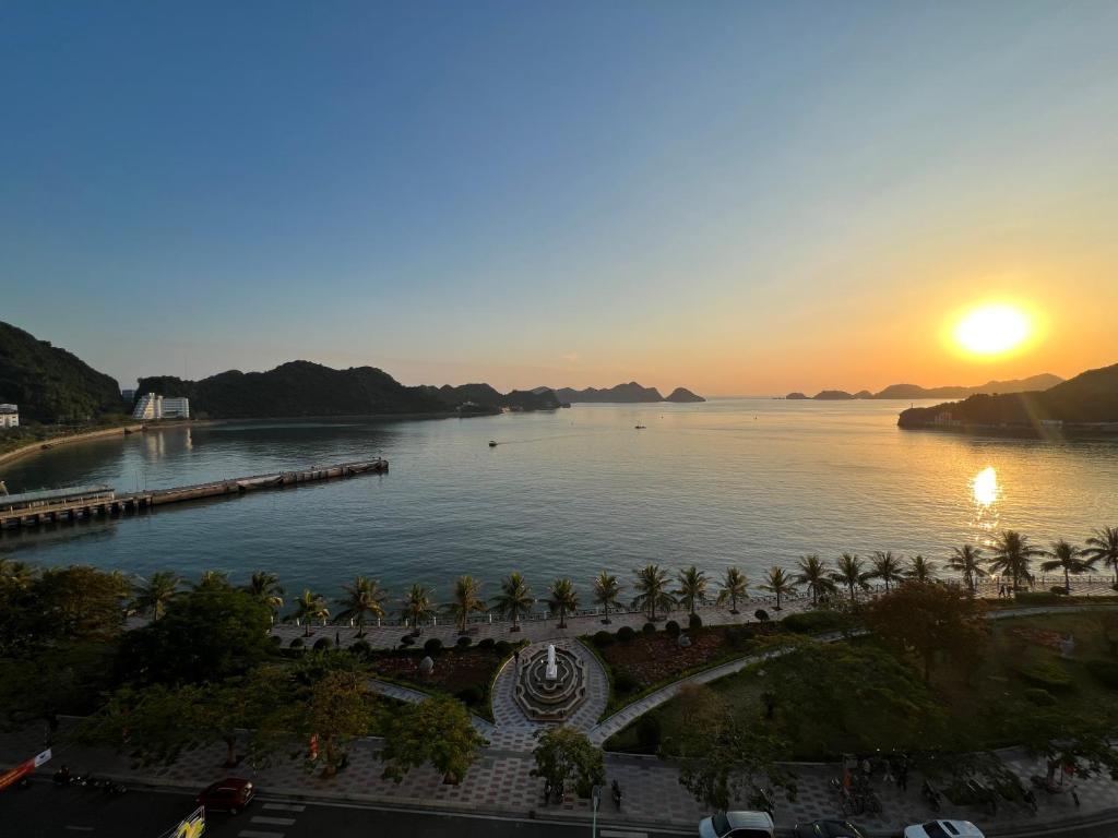 Huong Cang Sea View Hotel