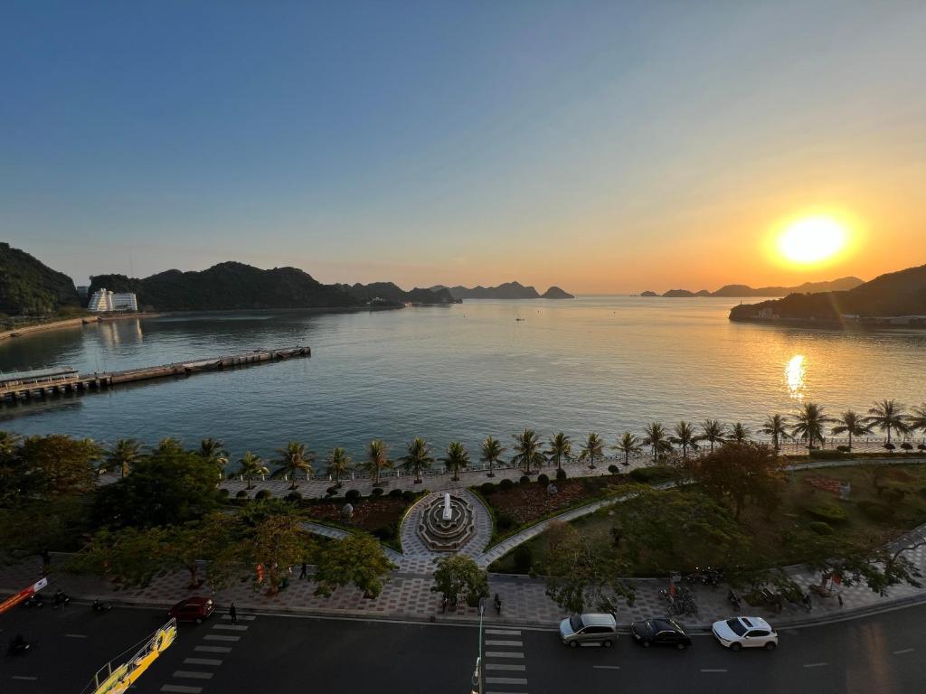 Huong Cang Sea View Hotel