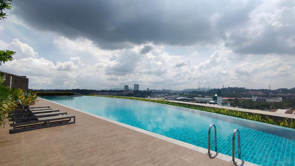 Comfy Tokma's Home Bangi - FREE Wifi, TV DisneyHotstar, InfinityPool photo 3