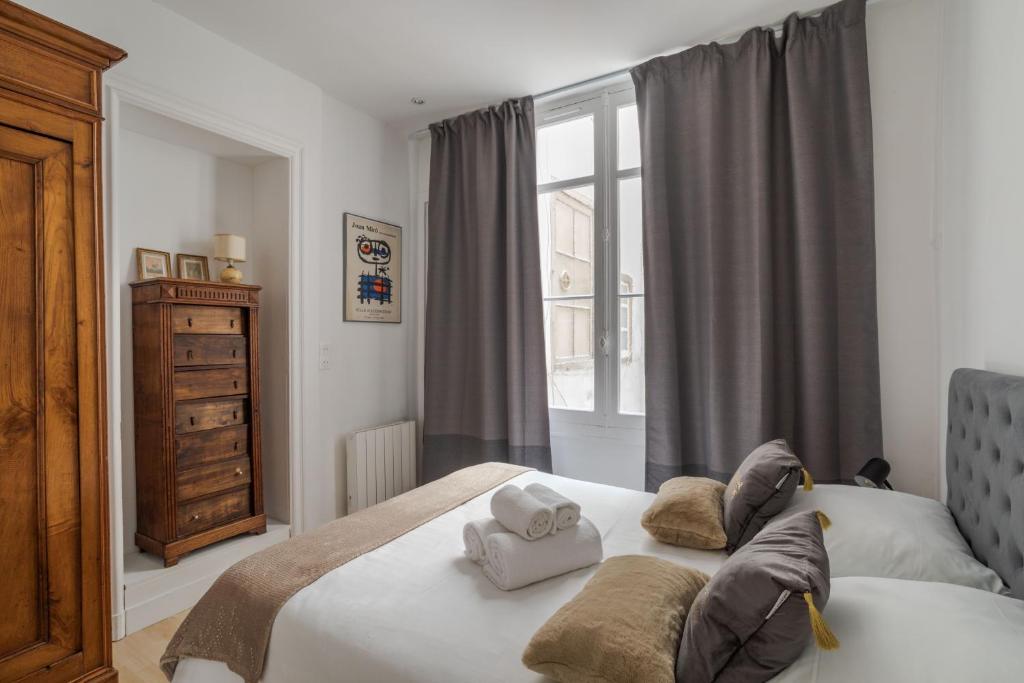 LE SAINT-CLEMENT - Quartier Historique- Spacieux 2 chambres rue du Marechal Joffre photo 2