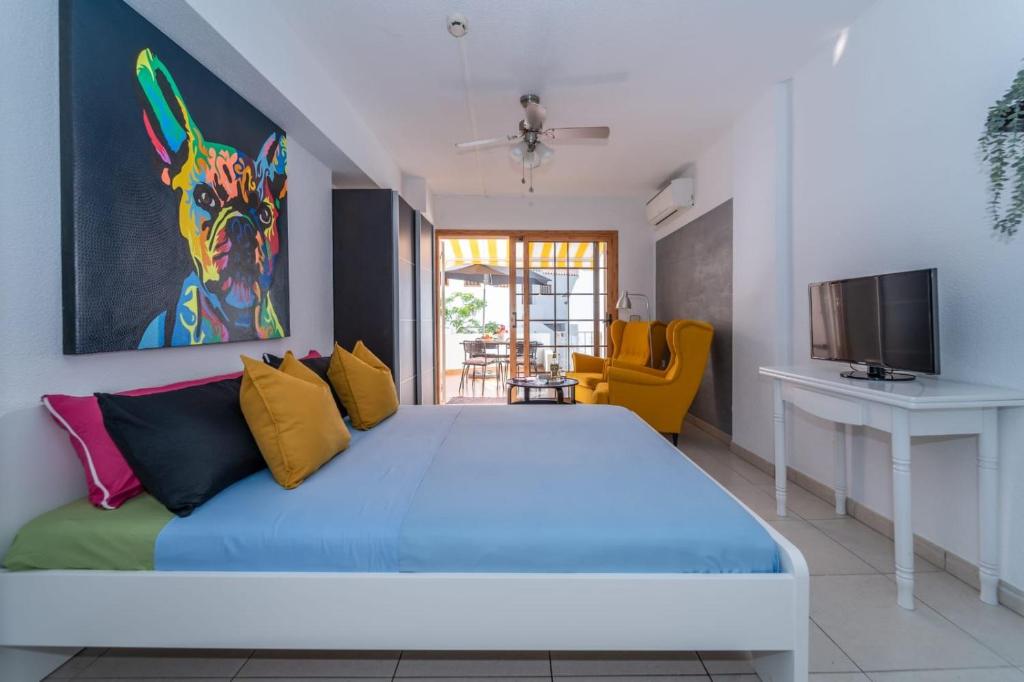 1013 studio Garden City