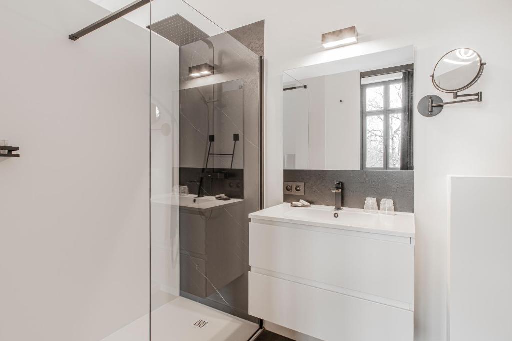Ribas Guestrooms - Tap to explore photos