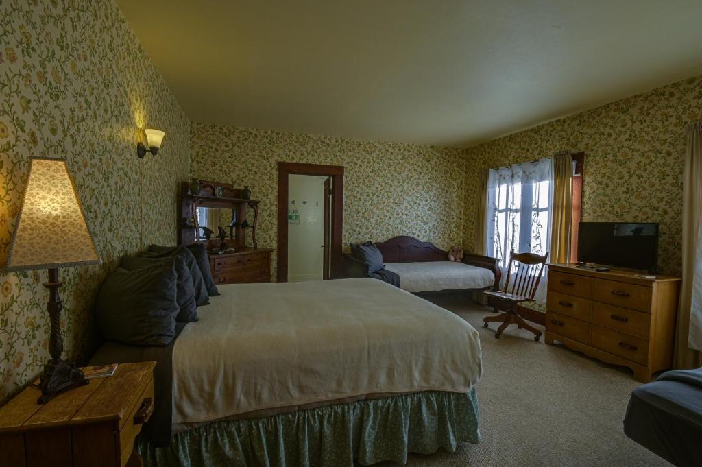 The Captains Quarters photo 2