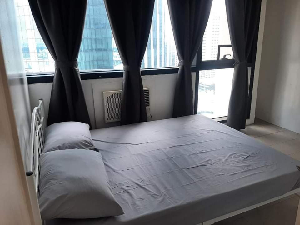 Spacious 2 Bedroom Unit with Pool