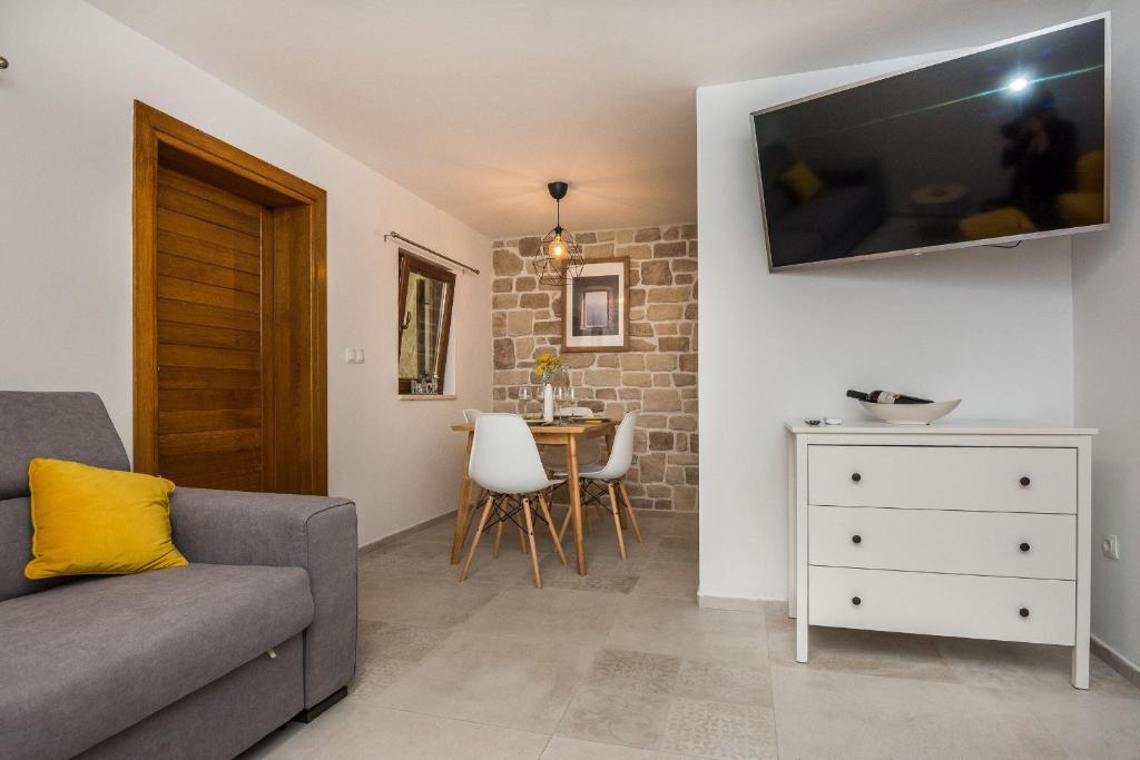 Apartments Malcic photo 3