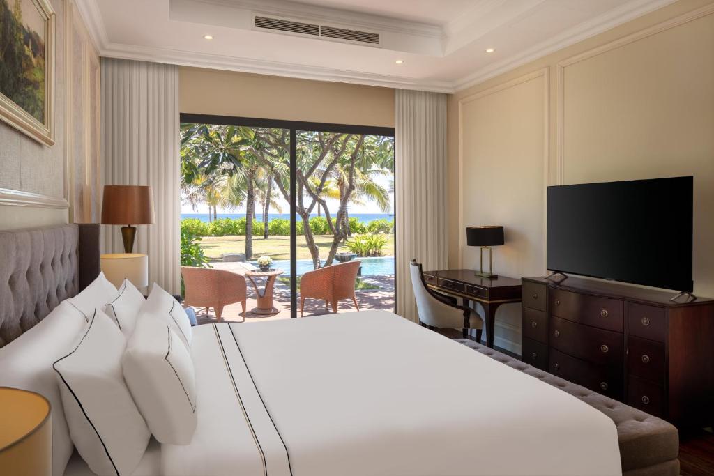 Vinpearl Nha Trang Long Beach Villas