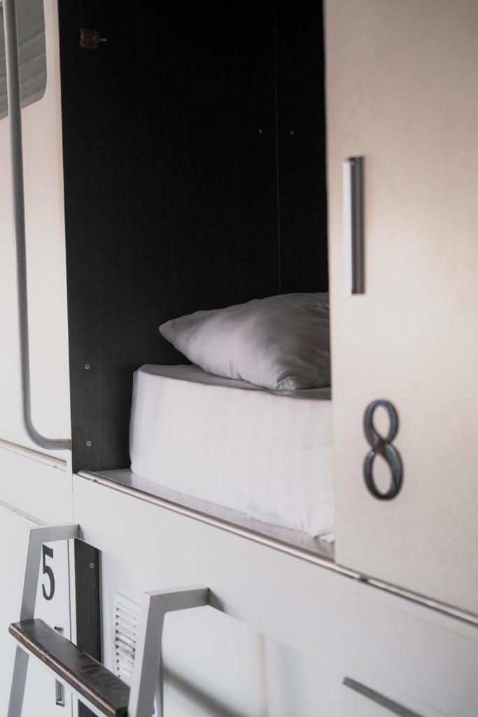 Capsule hotel TechnoCave photo 2