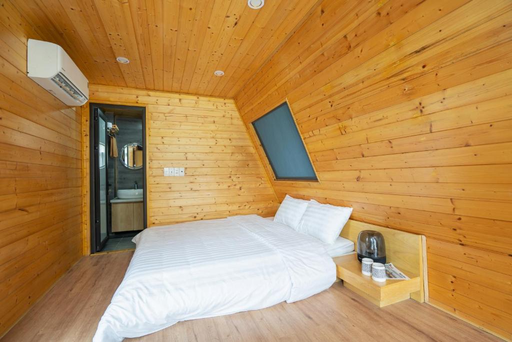 Les Bois BaVi by HOLO Serviced HomeStay