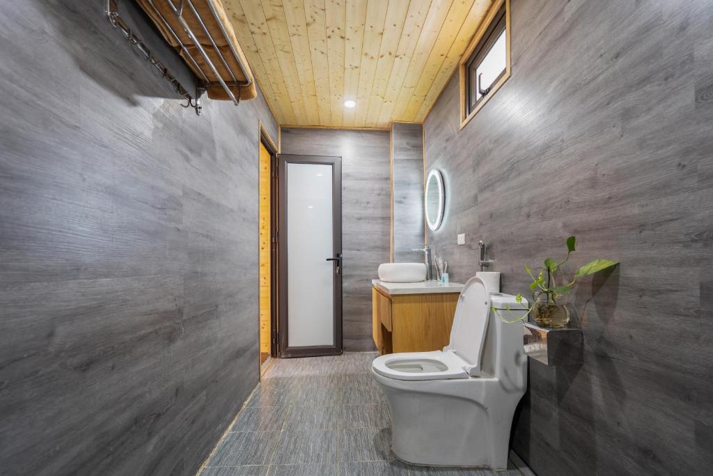 Les Bois BaVi by HOLO Serviced HomeStay