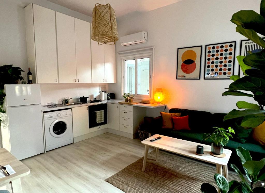 Central Ground Floor Apartment photo 4