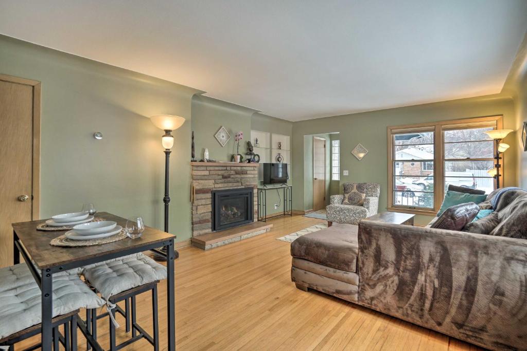 Minneapolis Vacation Rental By Lake Harriet! photo 1