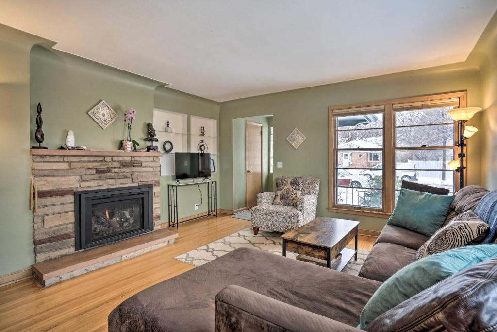 Minneapolis Vacation Rental By Lake Harriet! photo 2