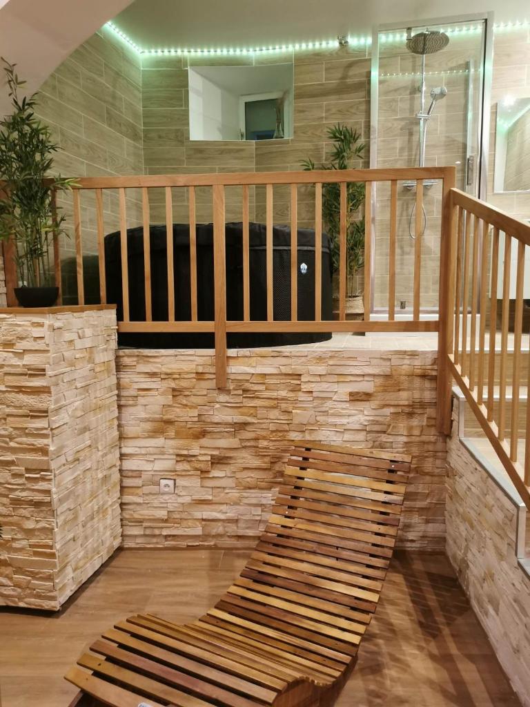 Le Spa de la Cathédrale - Jacuzzi - Sauna - Champagne - Netflix - Wifi photo 2