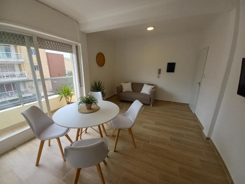 HOME DOS MARTIN a 1 cuadra de peatonal photo 1