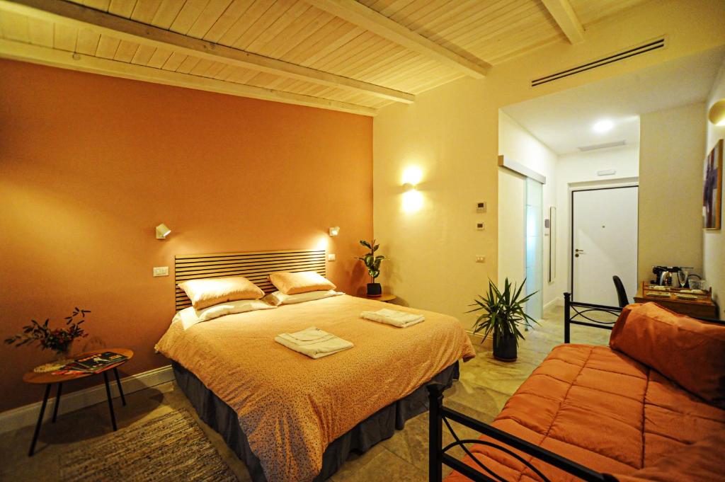 Tenuta Bussete Country Hotel Room Type - Triple Room with Balcony