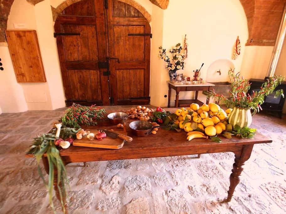 Villa Pozzolo Exclusive All-inclusive, amazing music, food, wine, party, heated swimming pool and more photo 2