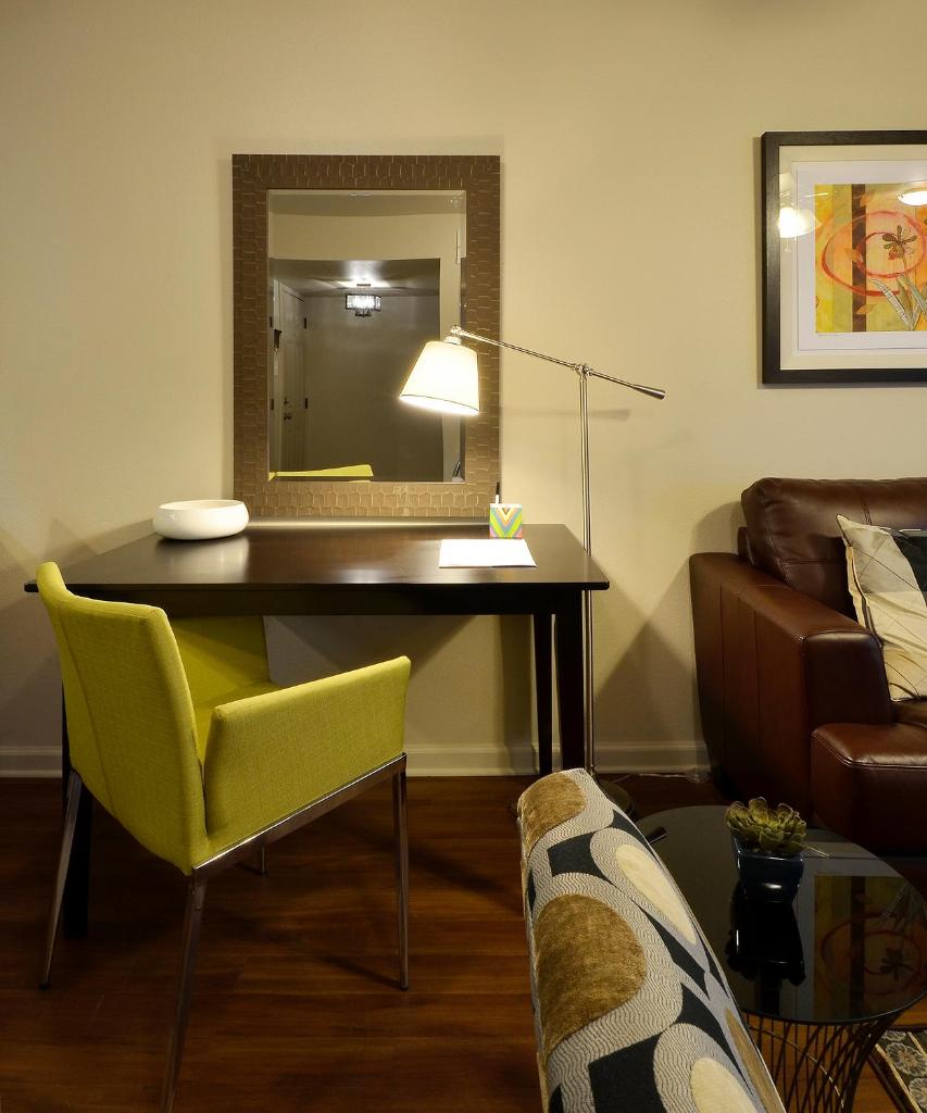 The Norwalk by Lodgewell - West Austin Three's Company Vibes photo 3