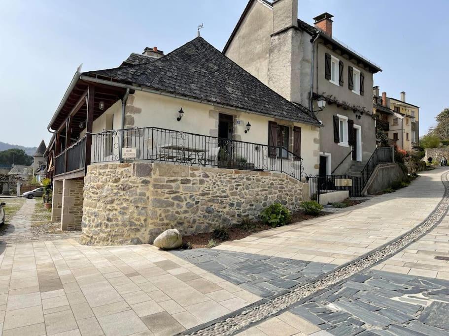 Maison en pierre sur les Quais de la Dordogne photo 1