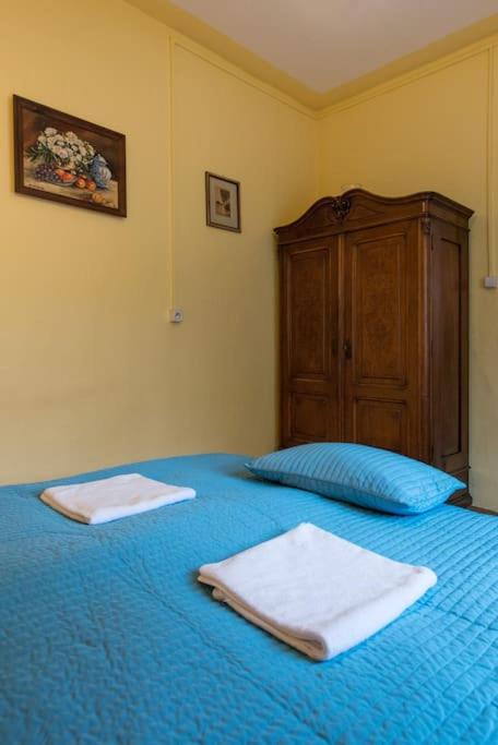 Big Cosy RETRO Apt, FREE PARKING, 15min OldTown & Kazimierz - by Homelike Krakow