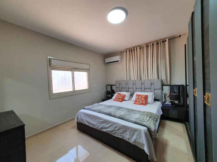 Newly Built 3 Bedroom Condo in Jericho City Center photo 4
