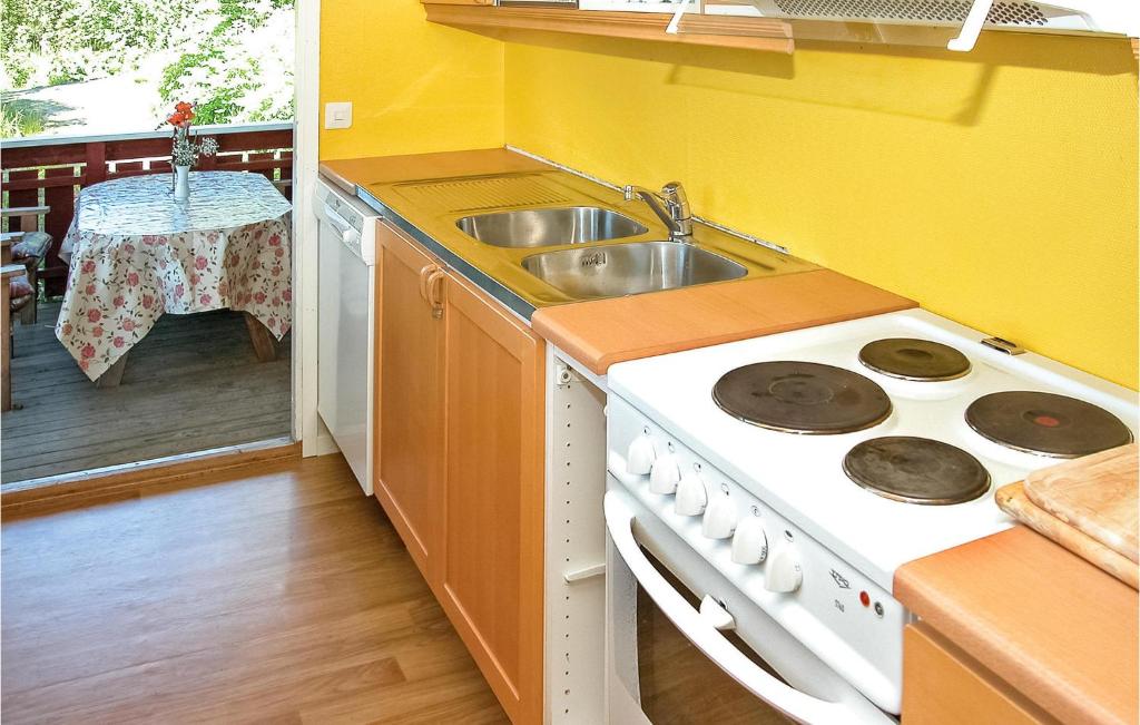 Stunning Home In Sandvoll With 3 Bedrooms And Internet photo 2