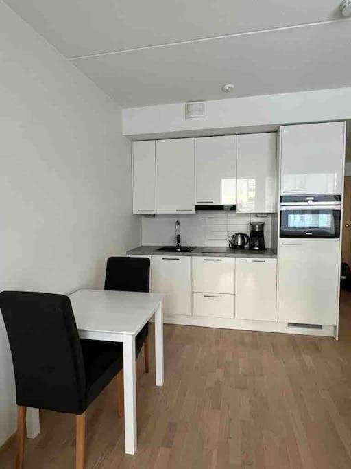 City apartment nearby Airport photo 2