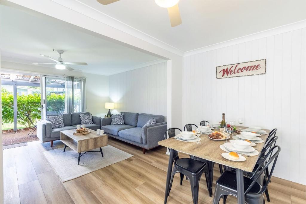 2 10 Catalina Close Walk to Shoal Bay Beach photo 1