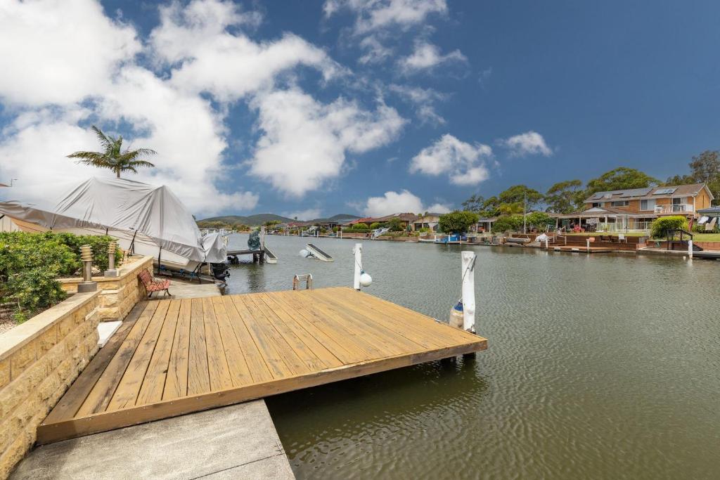 Waterfront Haven with your own private jetty photo 1