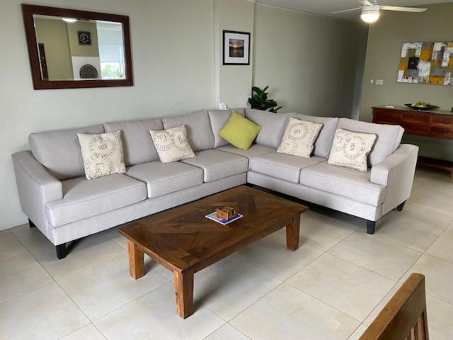 Tradewinds Apartments photo 3