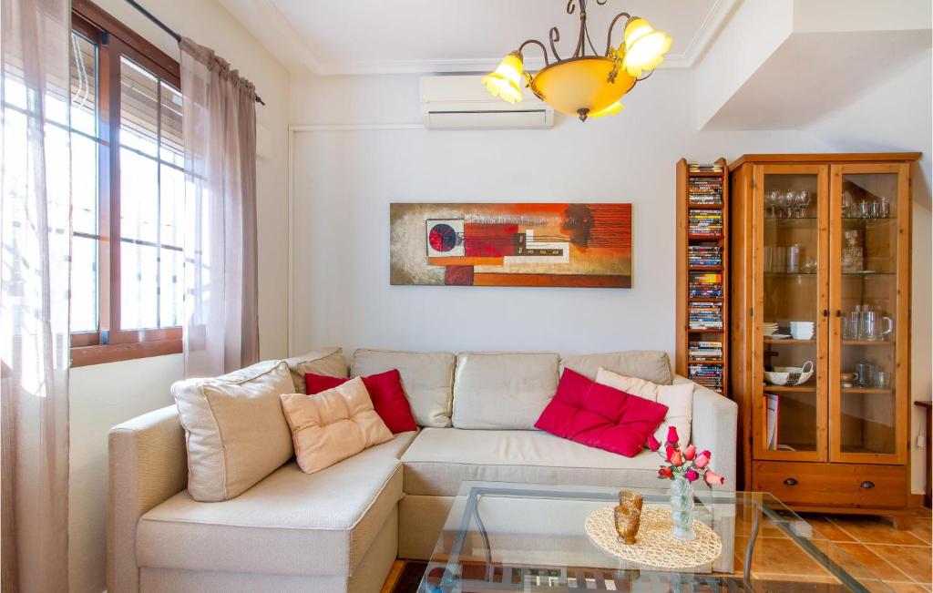 Nice Home In Roda With Outdoor Swimming Pool, Wifi And 2 Bedrooms photo 4