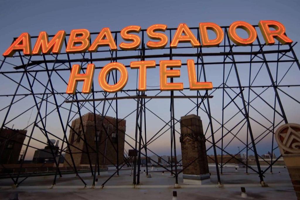 Ambassador Hotel Milwaukee, Trademark Collection by Wyndham image