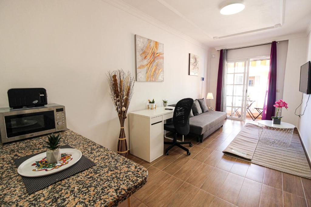 Precioso apartamento reformado a pocos metros del mar en Playa San Juan photo 3