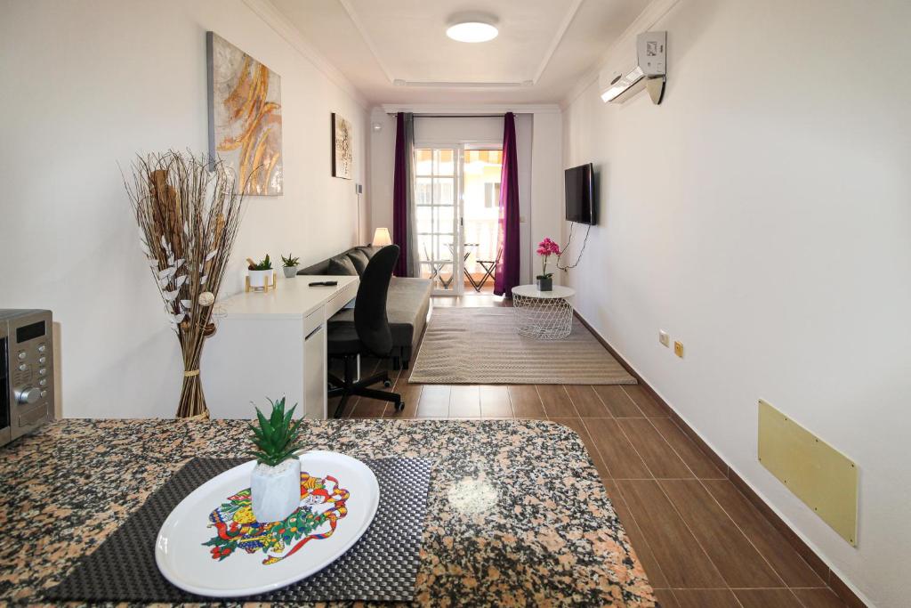 Precioso apartamento reformado a pocos metros del mar en Playa San Juan photo 1