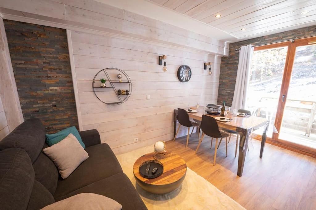 Appartement vue sur pistes Les Orres 1800 avec parking souterrain Résidence les Mont du bois d or photo 1
