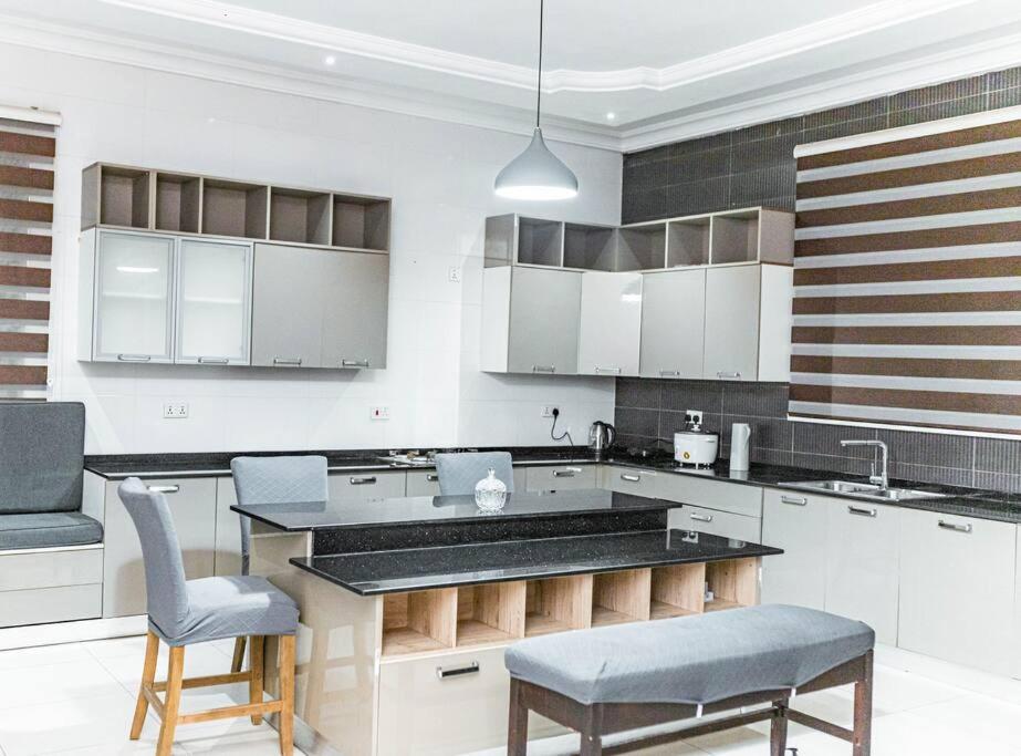 Beautiful home with private rooms photo 1