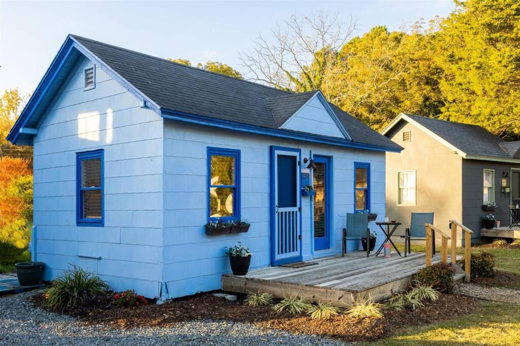 Pet Friendly Tiny Livin 3min from Cape Charles photo 2