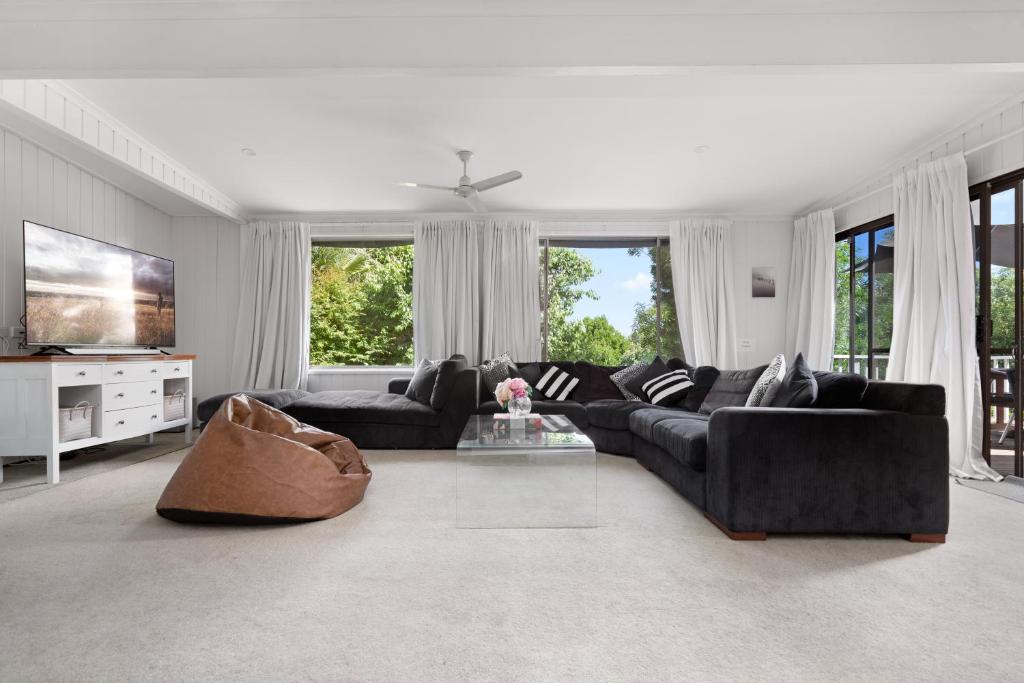 "Uralla" Lovely house with pool
