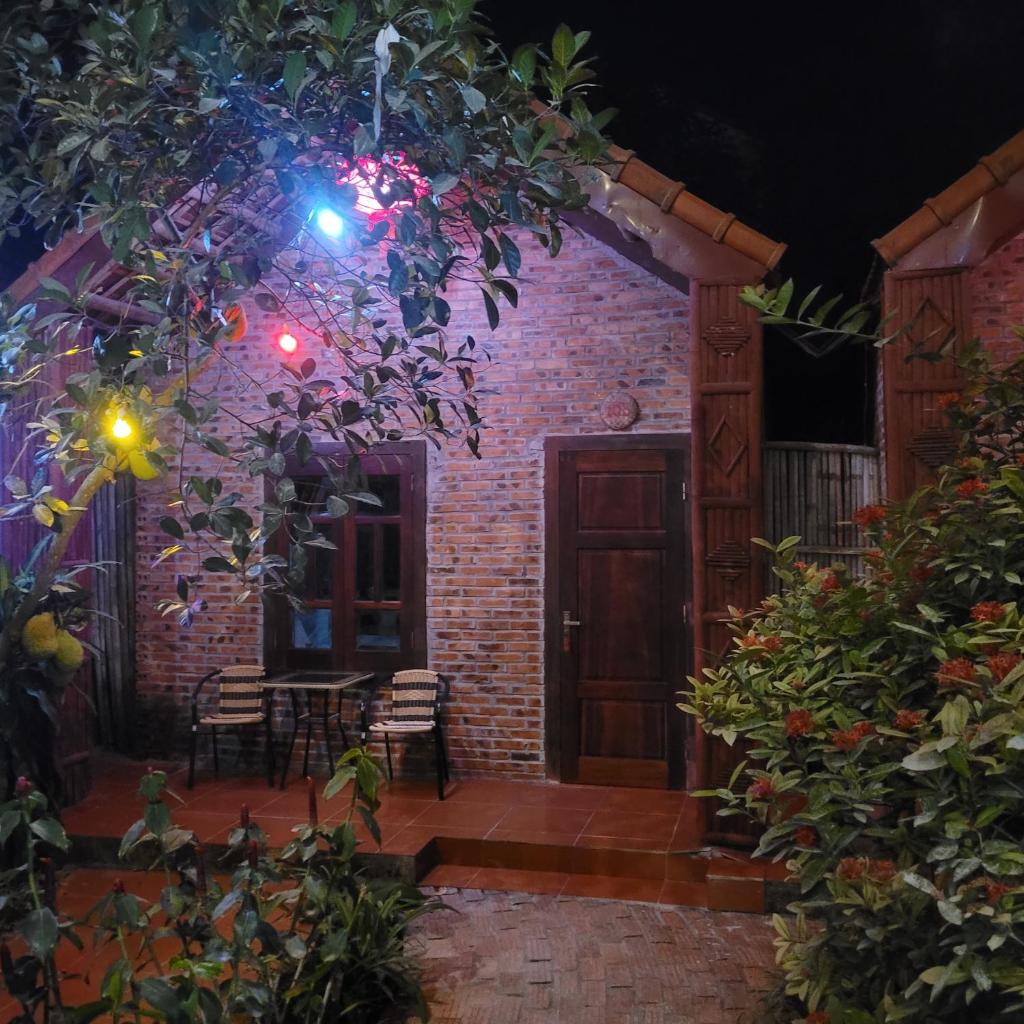 Tam Coc Mountain Lake Homestay