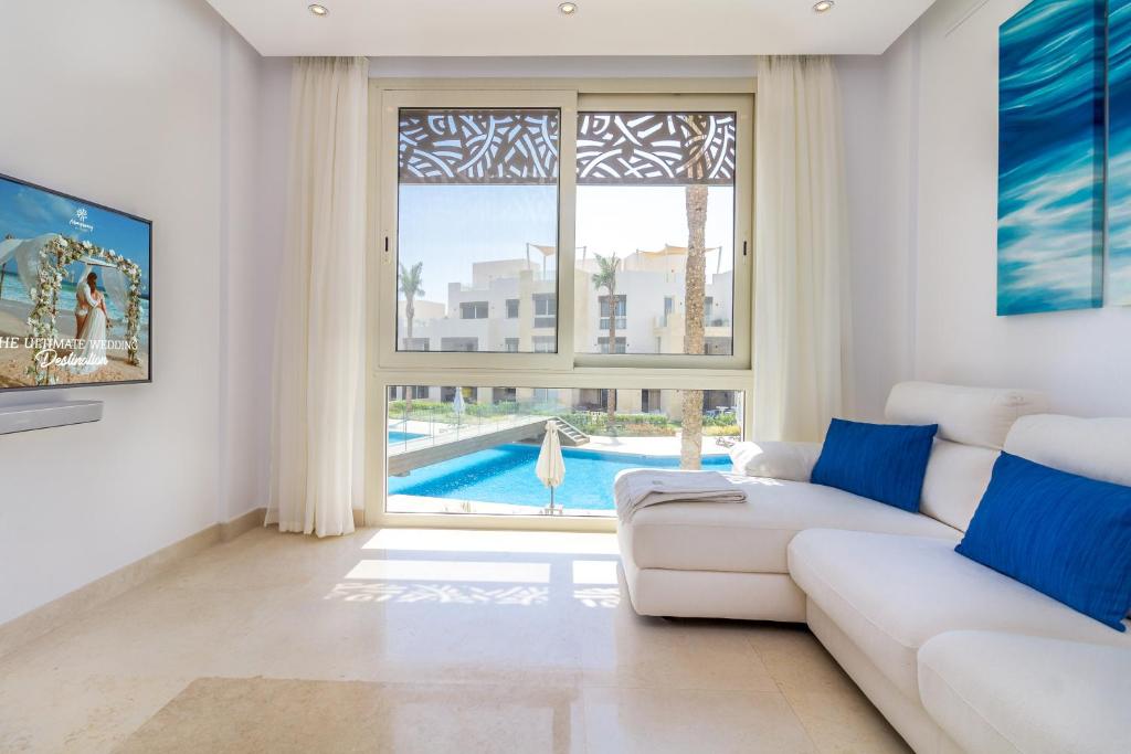 Mangroovy Seaview 1BR Beach and Pool Free access photo 1