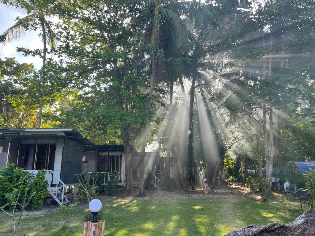 Koh Ngai Sea Open Resort photo 1