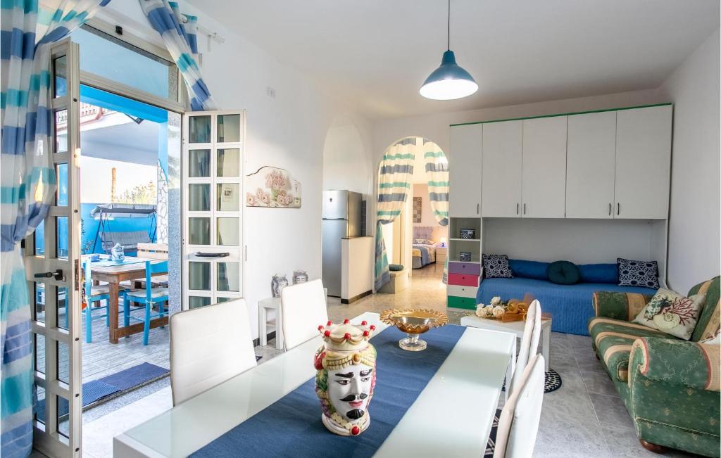 Nice Apartment In Ispica With Outdoor Swimming Pool, Wifi And 3 Bedrooms photo 2