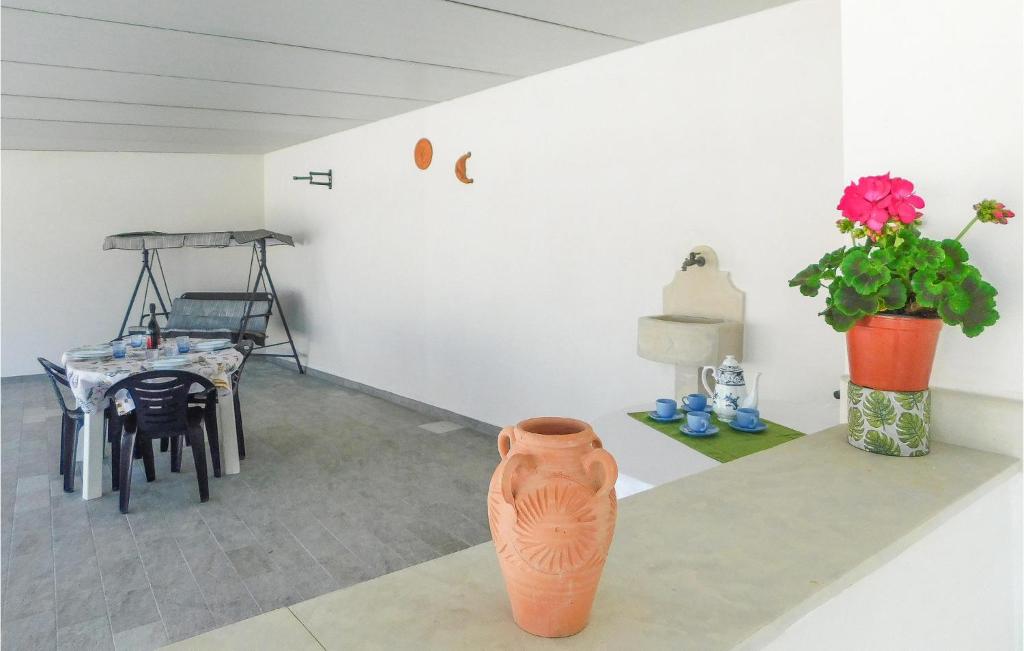 Awesome Apartment In Ispica With Outdoor Swimming Pool, Wifi And 2 Bedrooms photo 1