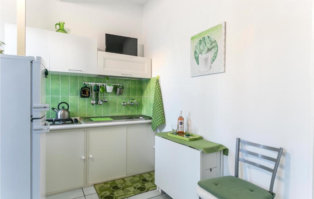 Awesome Apartment In Ispica With Outdoor Swimming Pool, Wifi And 2 Bedrooms photo 2