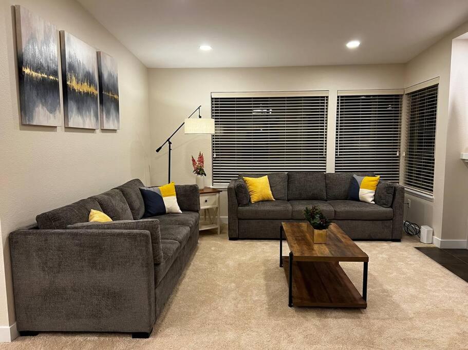 Luxury Condo-Downtown Bellevue photo 3