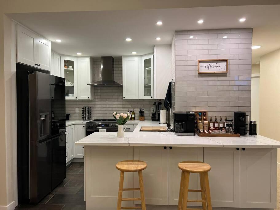 Luxury Condo-Downtown Bellevue photo 4
