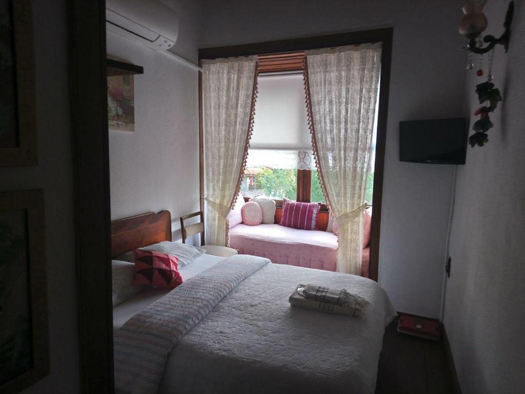 Birgi Hotel Saliha Hanim Tas Konak photo 1