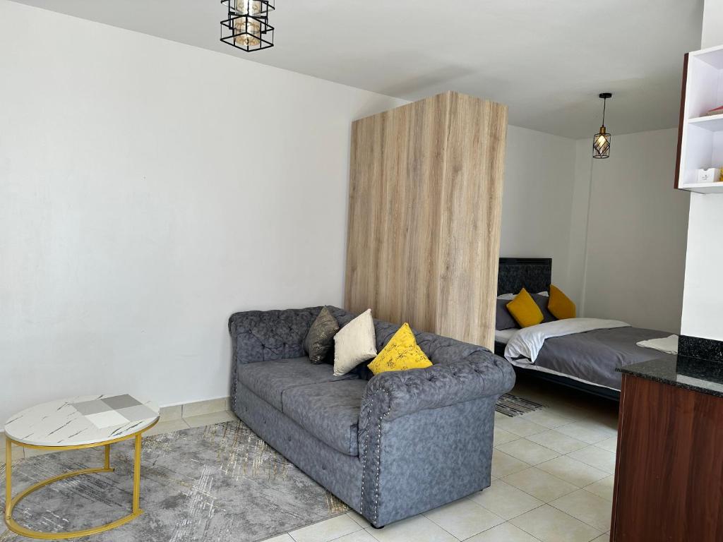 Anmeg Deluxe Rooftop Studio Apartment photo 2