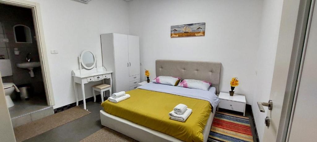 YasmeN suite photo 2