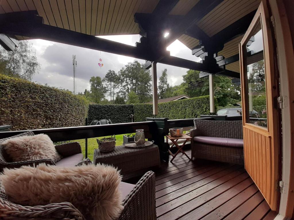 Beautiful holiday home in Hulshorst with garden photo 2
