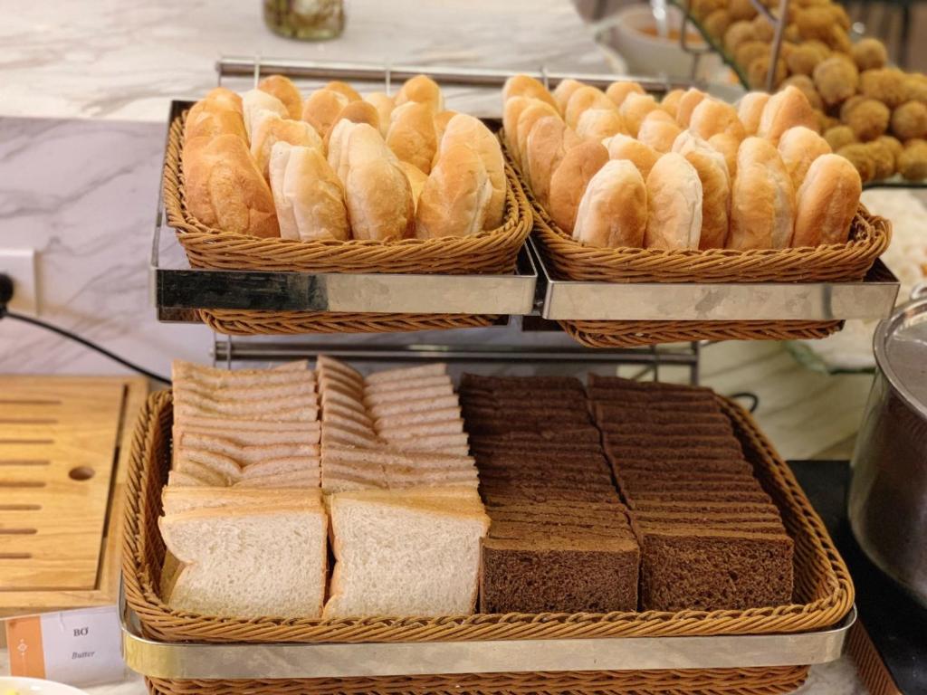 Muong Thanh Luxury Nhat Le Hotel photo 3